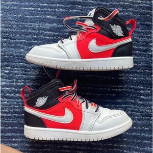 Nike air Jordan 1 mid black/white/infrared EUC